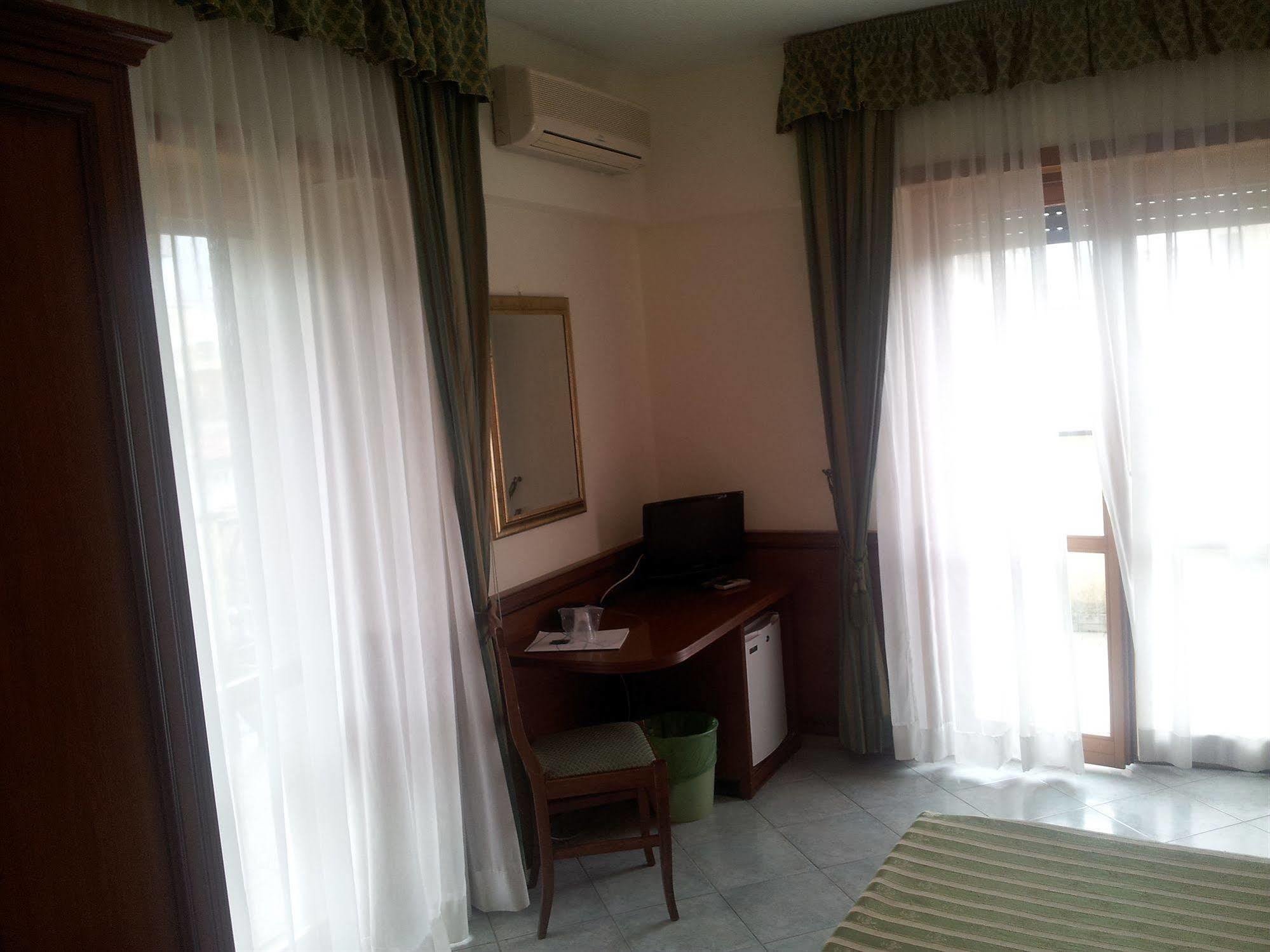 Hotel Octavia Rome Extérieur photo
