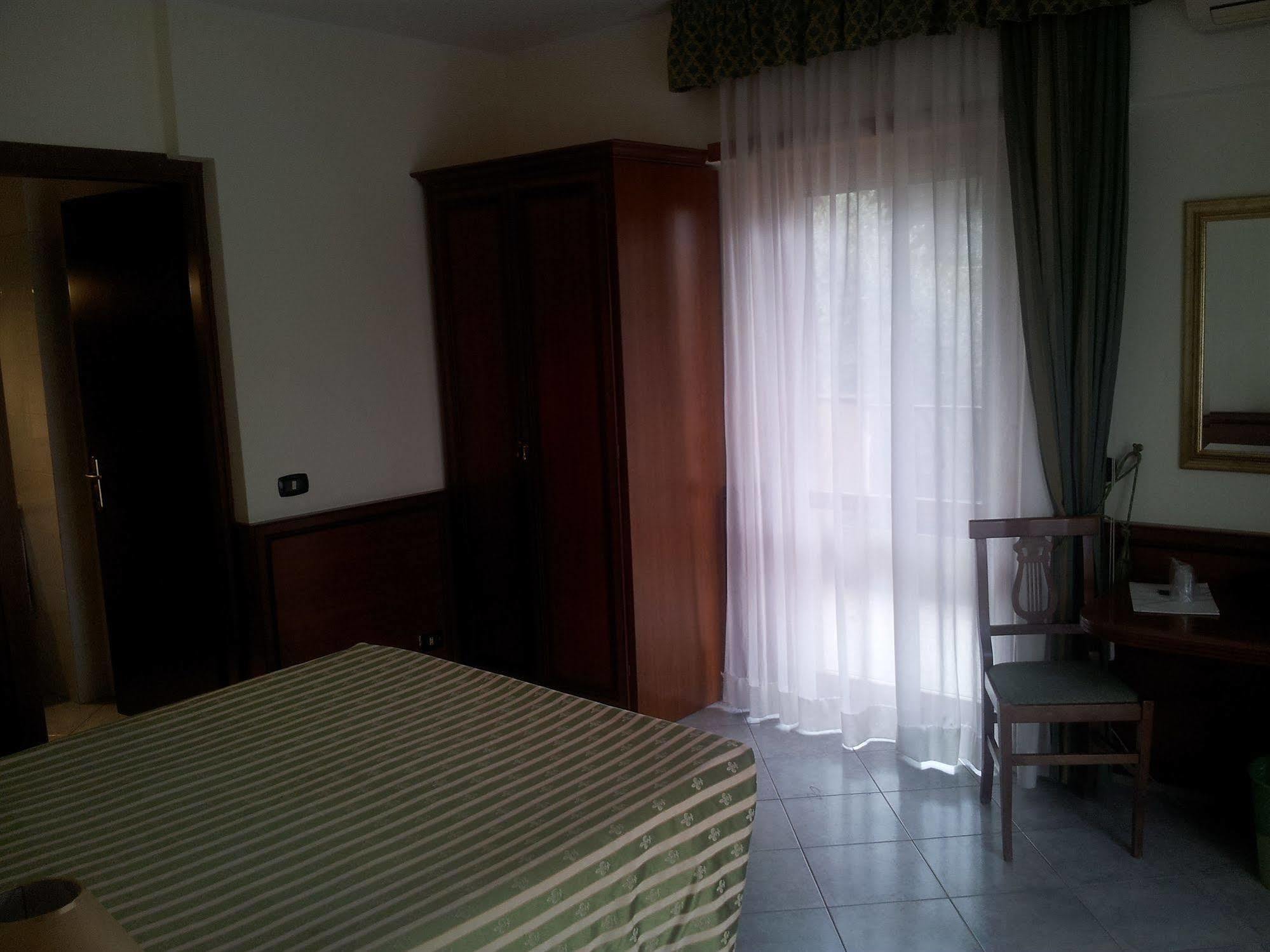 Hotel Octavia Rome Extérieur photo